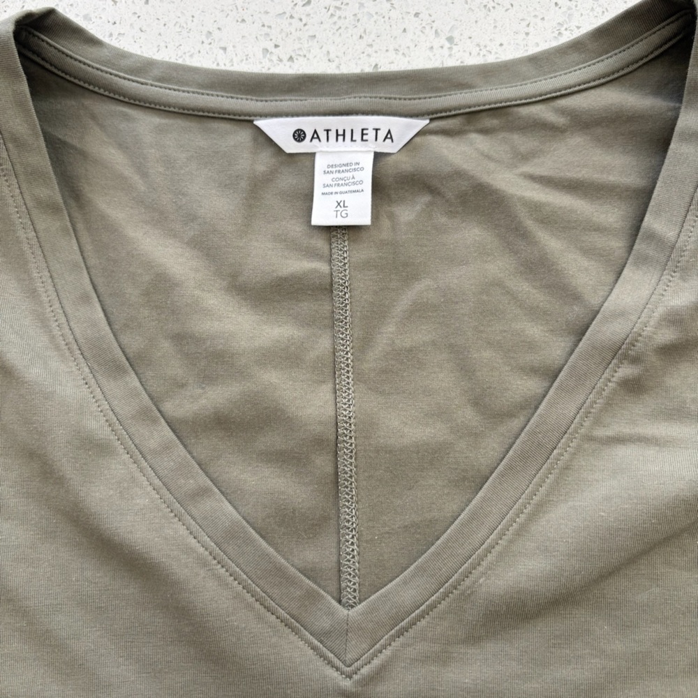 NWT Women's Athleta Top - Picture 2 of 3